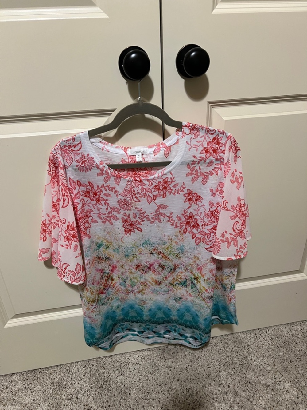 Women's Short Sleeve Floral Tee in Coral and Teal C535